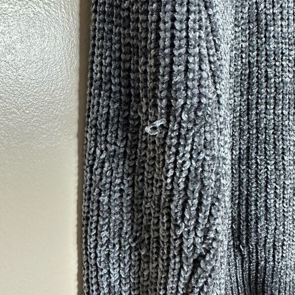 CLEARANCE! Gray Spring & Mercer Crewneck Sweater Size XS EUC - Picture 5 of 6